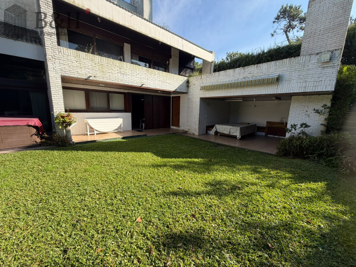 Casa ID.7833 - Casa Venta 5 Dormitorios Punta del Este 