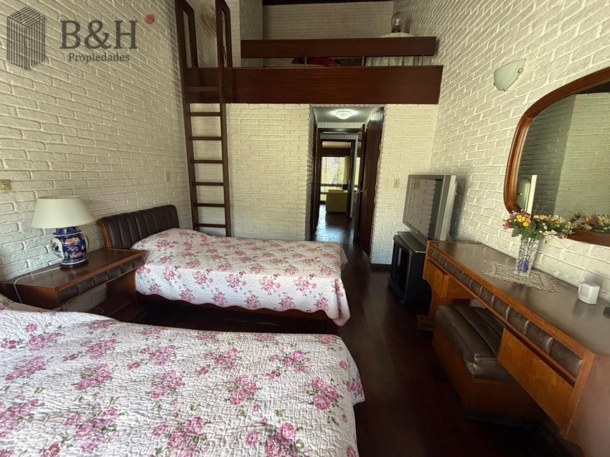 Casa ID.7833 - Casa Venta 5 Dormitorios Punta del Este 