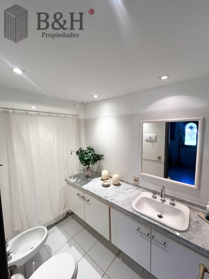 Casa ID.5656 - Casa de 5 dormitorios en venta, Punta del Este