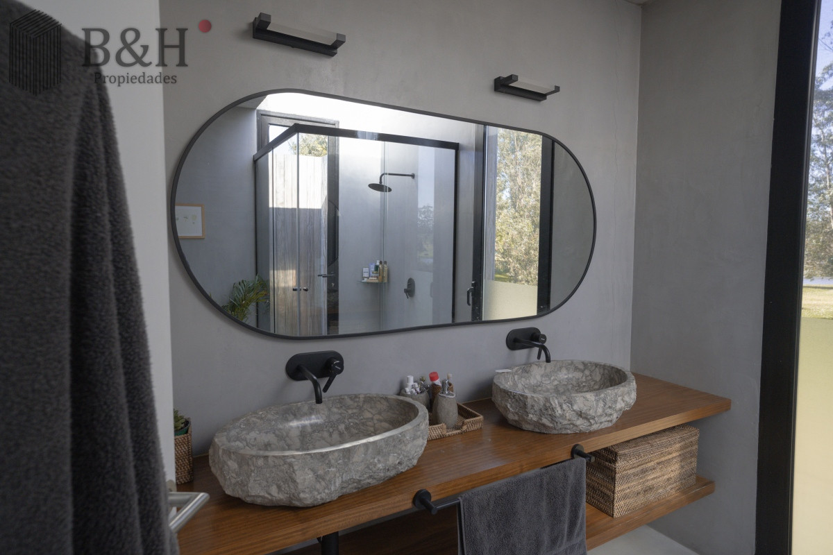 Casa ID.3276 - Hermosa casa en el Quijote- 3 dormitorios + dependencia de servicio con baño. DISPONIBLE EN ALQUILER ANUAL A PARTIR DE MARZO 2025