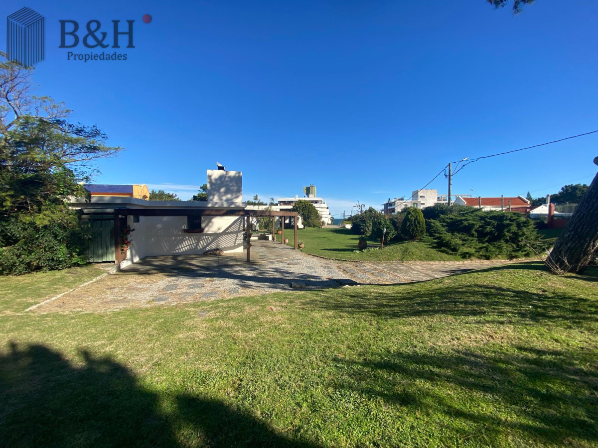 Casa ID.5024 - Casa de 3 dormitorios en Alquiler Anual - Punta del Este 