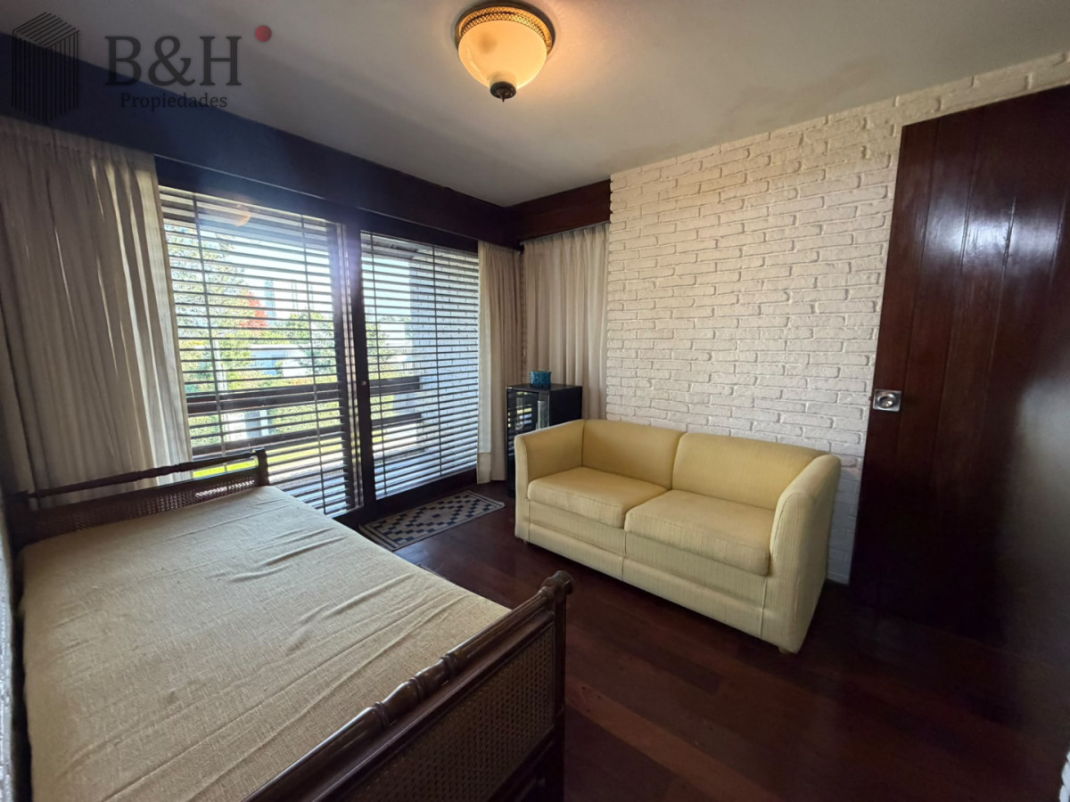 Casa ID.7833 - Casa Venta 5 Dormitorios Punta del Este 