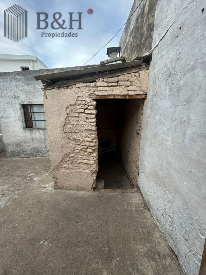Casa ID.6515 - Casa a reciclar a media cuadra de Plaza