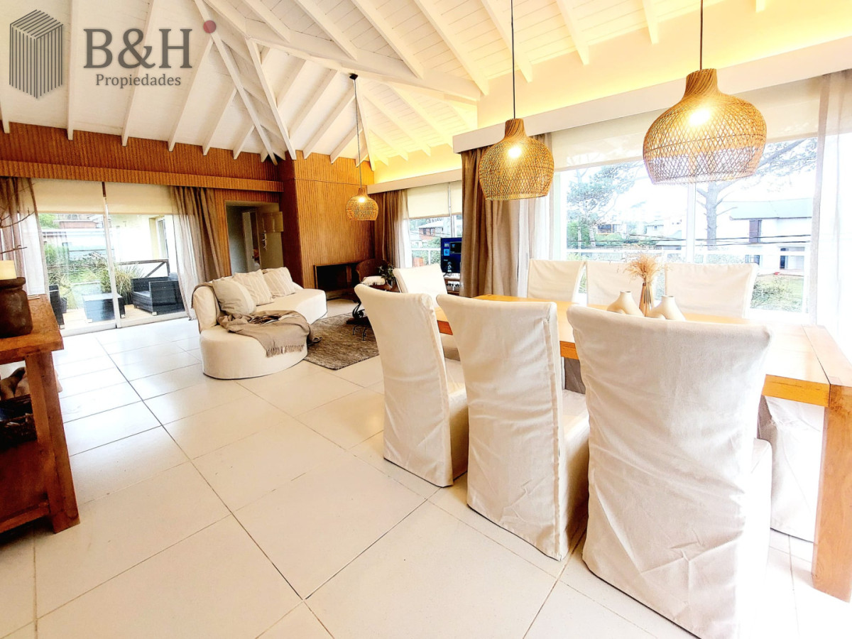 Casa ID.7782 - Venta Casa 6 Dormitorios en Montoya, La Barra Con Piscina