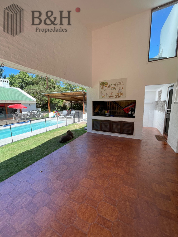 Casa ID.1493 - ALQUILER CASA DE 4 DORMITORIOS PUNTA DEL ESTE CON PISCINA CLIMATIZADA