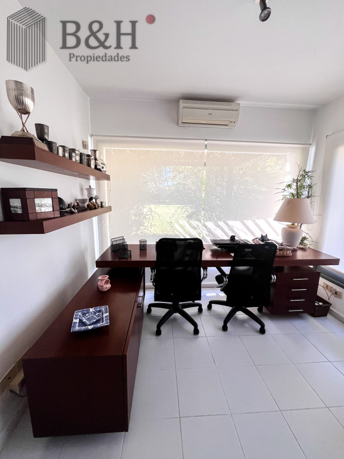 Casa ID.5656 - Casa de 5 dormitorios en venta, Punta del Este