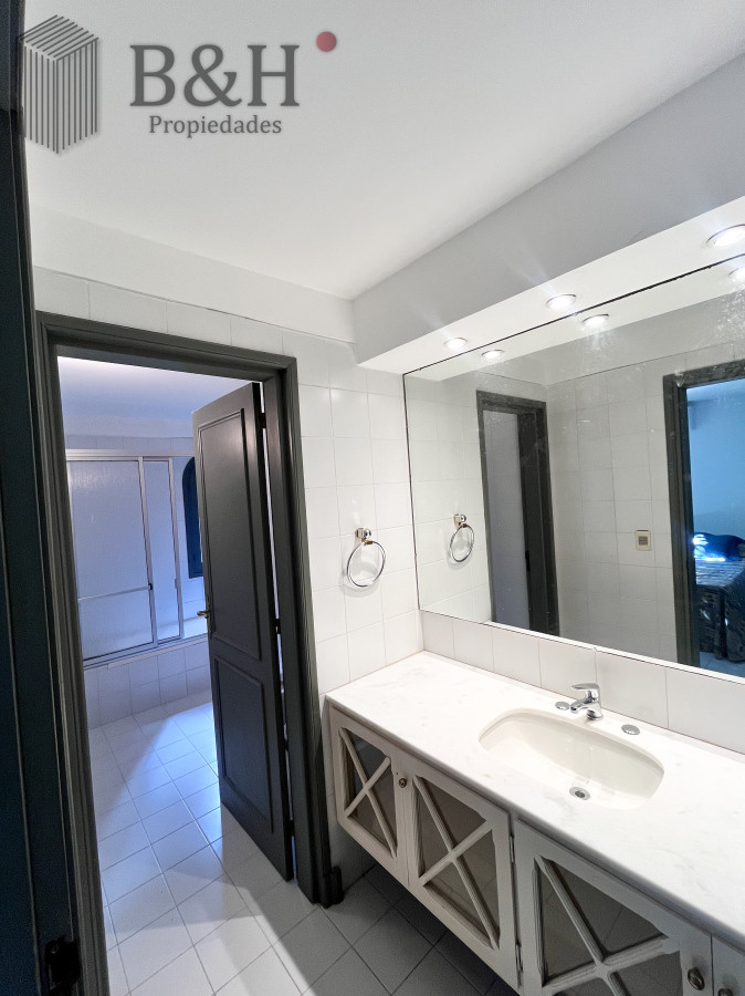 Casa ID.5656 - Casa de 5 dormitorios en venta, Punta del Este