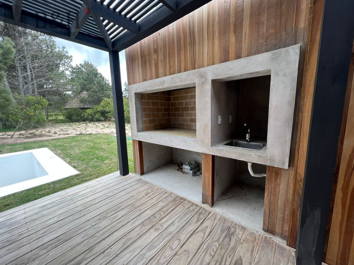 Casa ID.5116 - Casa en venta de 4 dormitorios, en José Ignacio, Barrio Laguna Escondida