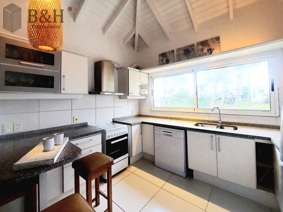 Casa ID.7782 - Venta Casa 6 Dormitorios en Montoya, La Barra Con Piscina
