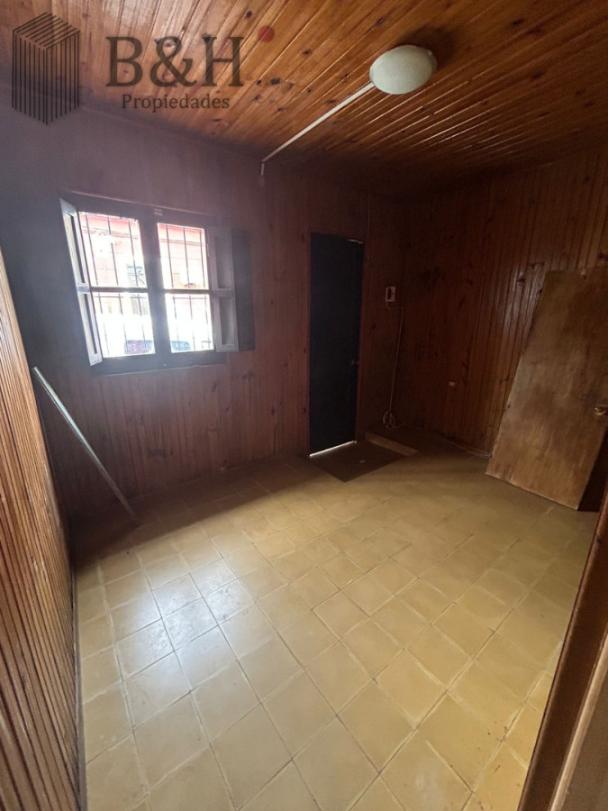 Casa ID.6515 - Casa a reciclar a media cuadra de Plaza