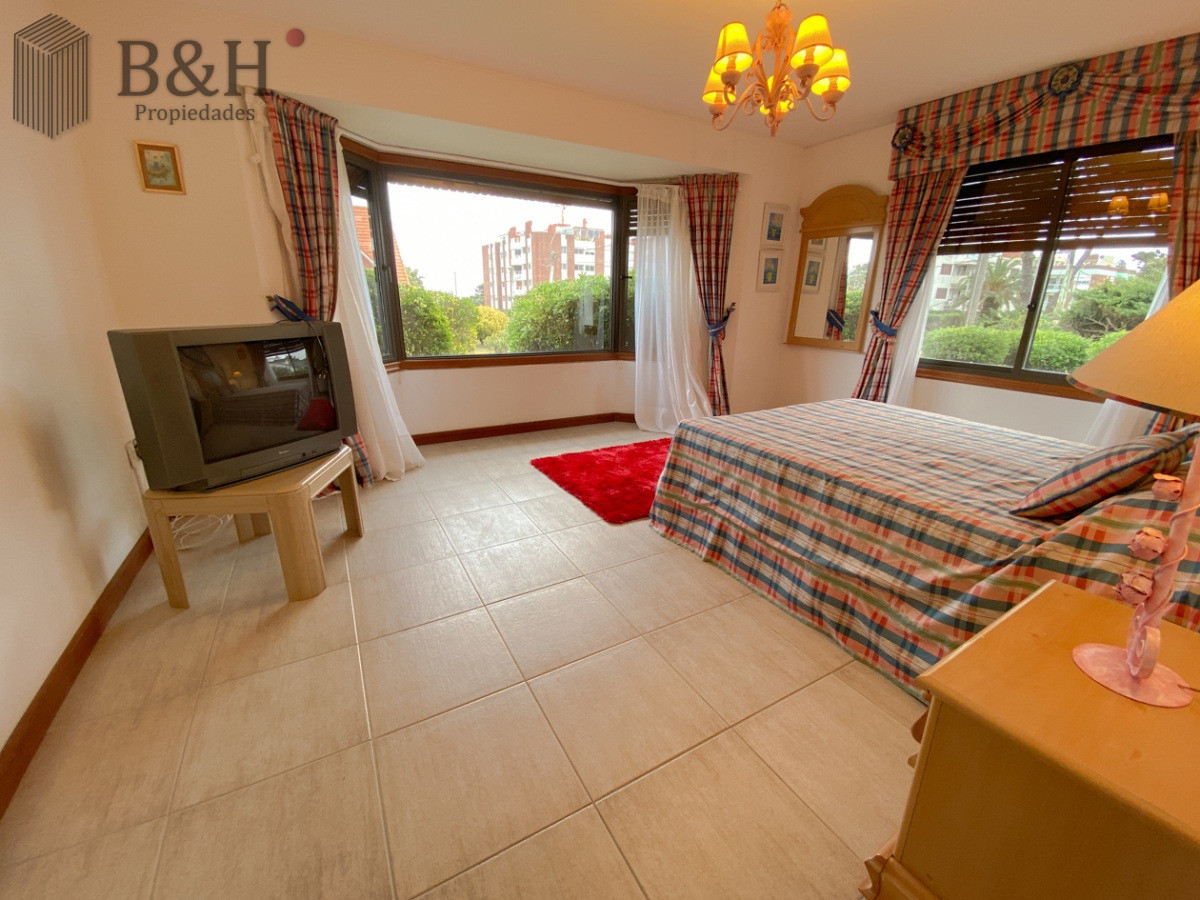 Casa ID.5723 - Casa en venta de 7 dormitorios, Punta del Este