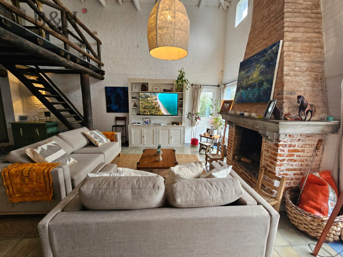 Casa ID.2881 - Casa en La Barra 3 dormitorios + Servicio, con Piscina climatizada