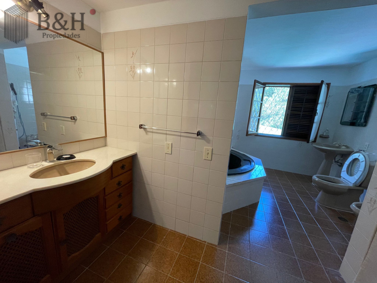 Casa ID.1493 - ALQUILER CASA DE 4 DORMITORIOS PUNTA DEL ESTE CON PISCINA CLIMATIZADA