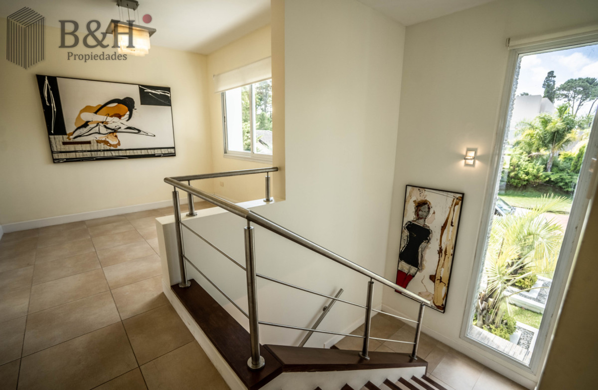 Casa ID.7784 - Venta y Alquiler Casa 4 Dormitorios Con Piscina en Barrio Privado, Punta del Este