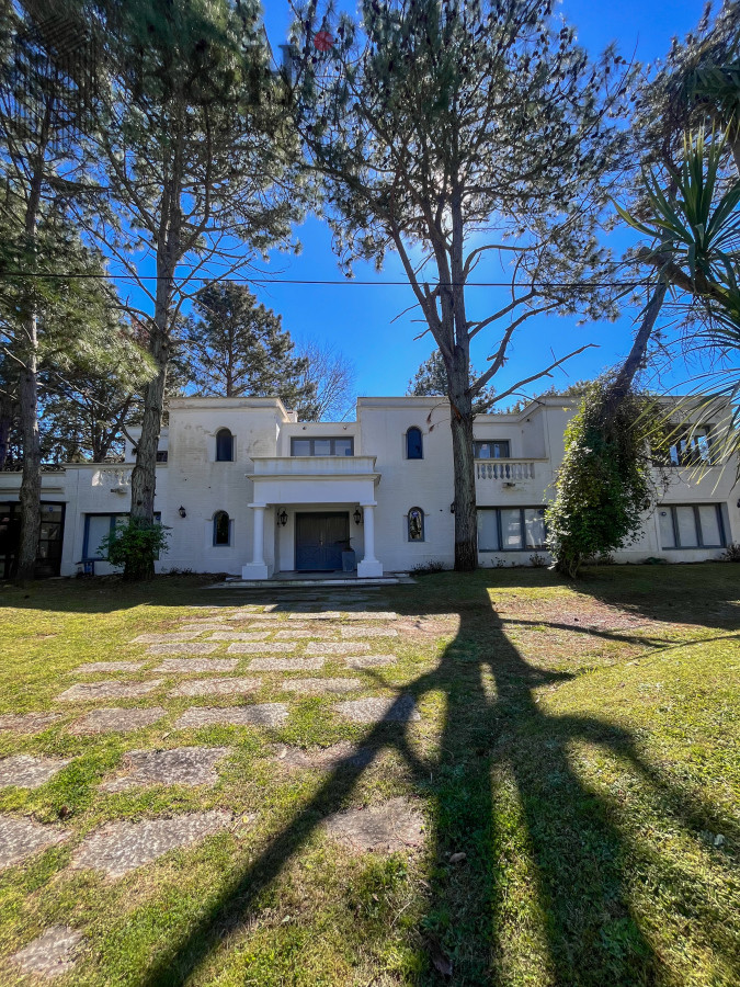 Casa ID.5656 - Casa de 5 dormitorios en venta, Punta del Este