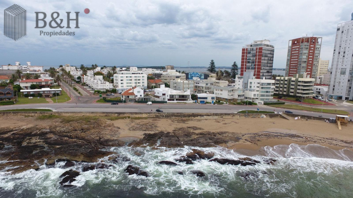Casa ID.7653 - Venta Casa 5 dormitorios Península con Vista al Mar y Garaje 