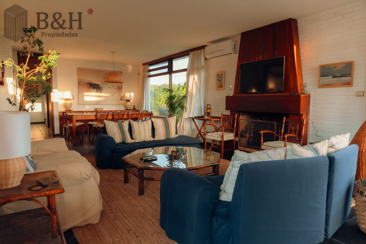 Casa ID.5024 - Casa de 3 dormitorios en Alquiler Anual - Punta del Este 