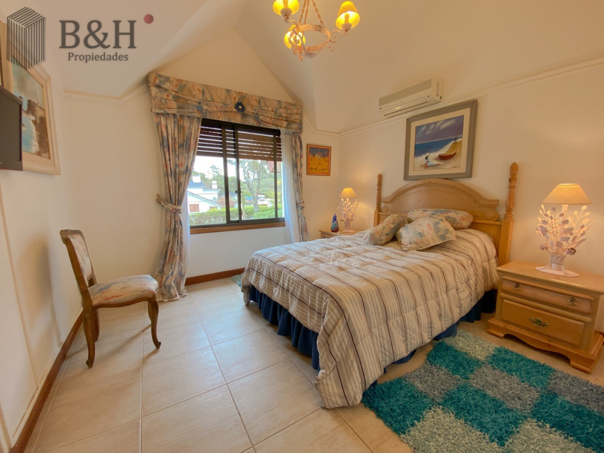 Casa ID.5723 - Casa en venta de 7 dormitorios, Punta del Este