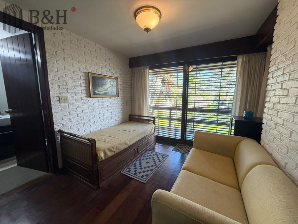 Casa ID.7833 - Casa Venta 5 Dormitorios Punta del Este 