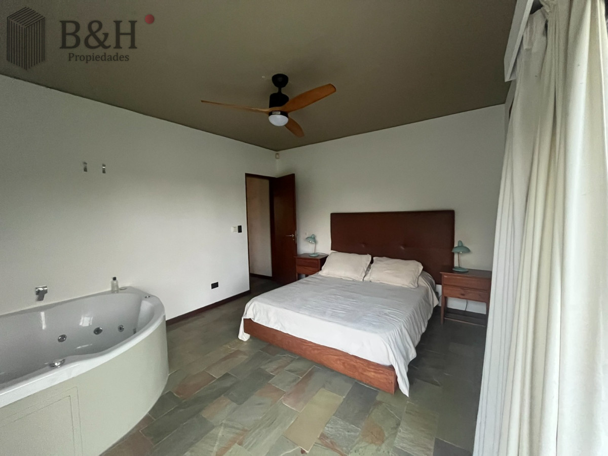 Casa ID.3933 - Casa de 4 dormitorio - Maldonado 