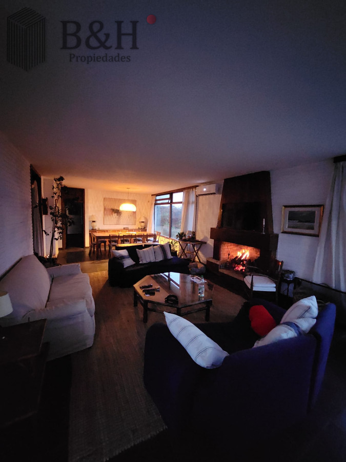 Casa ID.5024 - Casa de 3 dormitorios en Alquiler Anual - Punta del Este 