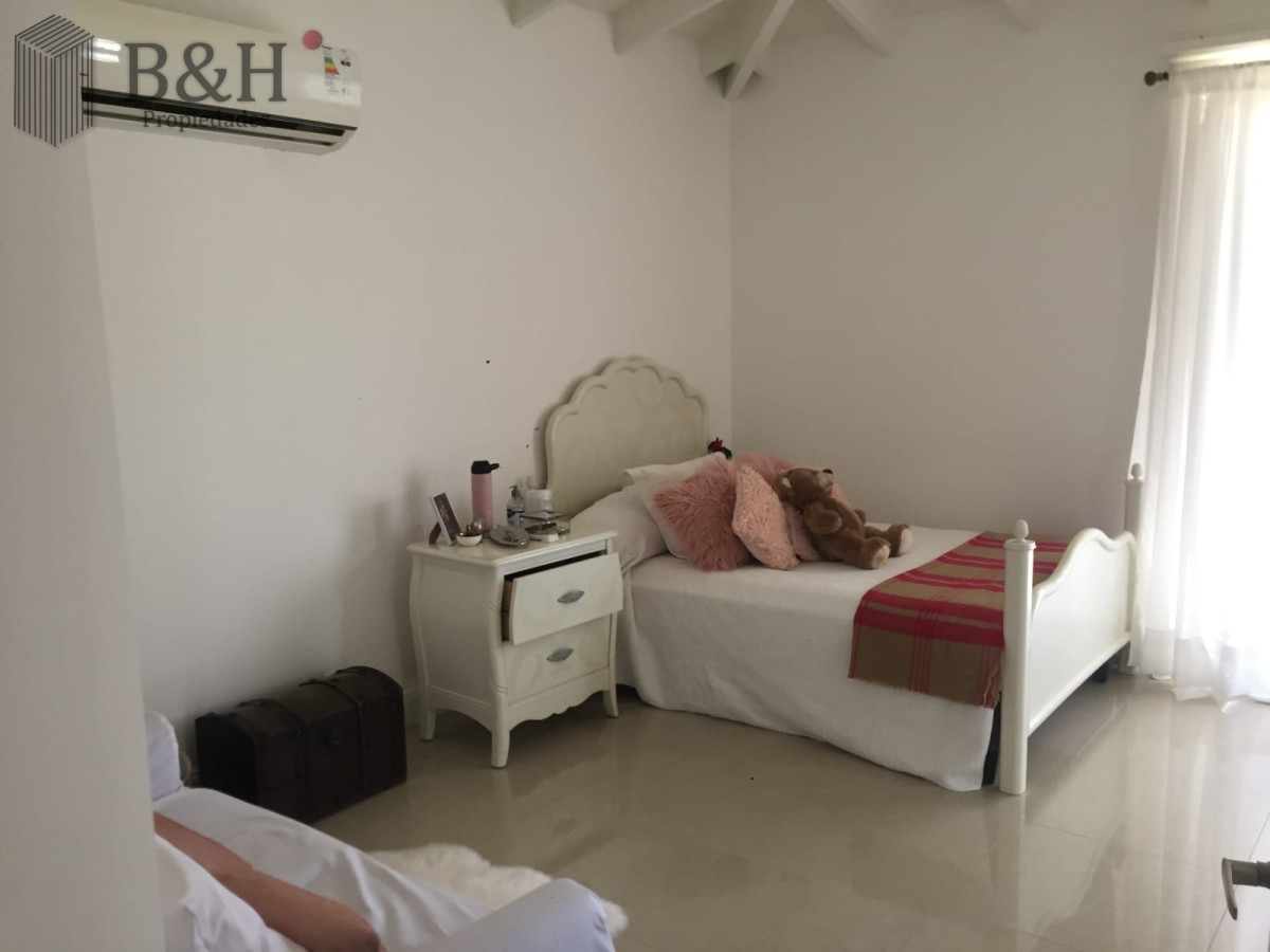 Casa ID.10 - VENTA EXCELENTE CASA EN LA ARBOLADA BARRIO PRIVADO PUNTA DEL ESTE
