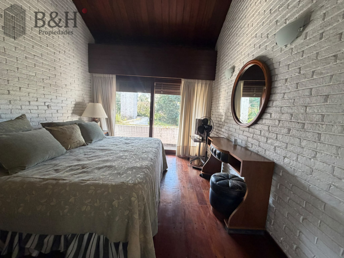 Casa ID.7833 - Casa Venta 5 Dormitorios Punta del Este 