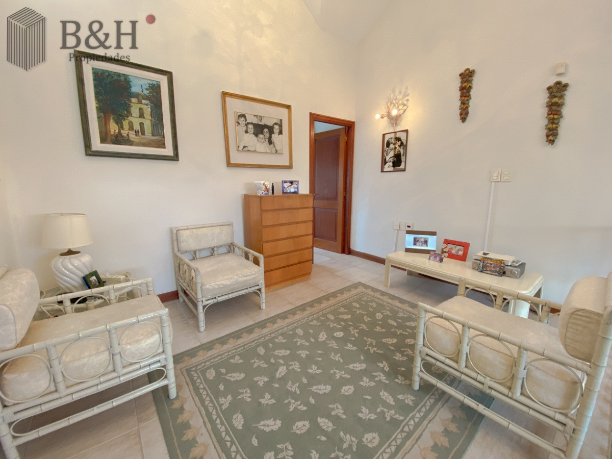 Casa ID.5723 - Casa en venta de 7 dormitorios, Punta del Este