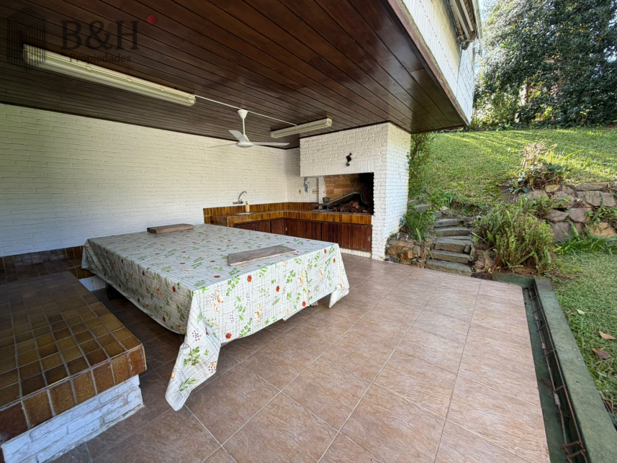 Casa ID.7833 - Casa Venta 5 Dormitorios Punta del Este 