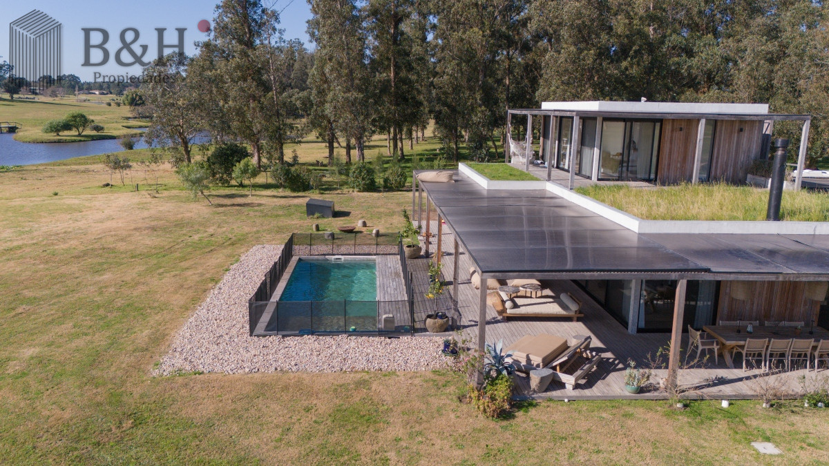 Casa ID.3276 - Hermosa casa en el Quijote- 3 dormitorios + dependencia de servicio con baño. DISPONIBLE EN ALQUILER ANUAL A PARTIR DE MARZO 2025