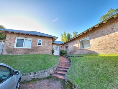 Casa de 4 dormitorios en venta. Barrio Privado, Punta del Este