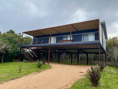 Casa de 2 dormitorios a la venta - En el Chorro 