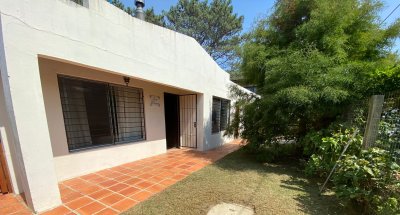 ALQUILER CASA EN MANANTIALESCON PISCINA