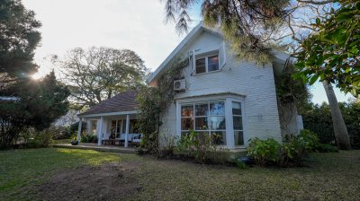 Hermosa Casa en parada 15 de la Mansa - Punta del Este 