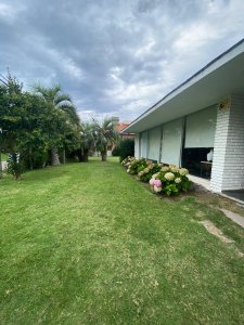 Casa en Venta a media cuadra de la playa 