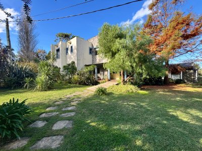Hermosa casa en Montoya LA BARRA EN ALQUILER ANUAL al lado mar