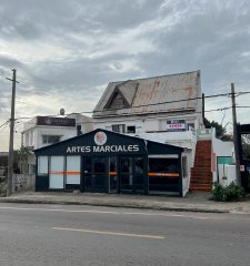 OPORTUNIDA INVERSORES !!!! local con casa. Zona Comercial La Barra .