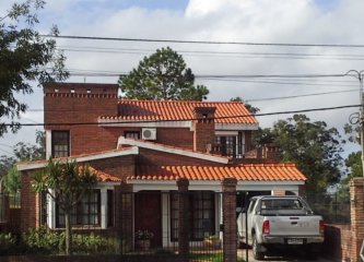 OPORTUNIDAD  !! Casa en ciudad de Rocha. Excelente construcción.