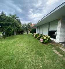 Casa en Venta a media cuadra de la playa