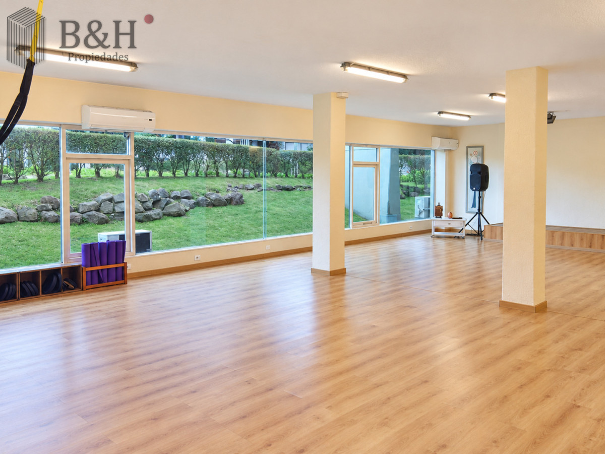 Local Comercial de 221 m² en Venta en Av. Roosevelt, Parada 12 - Punta del Este - BYH8329L