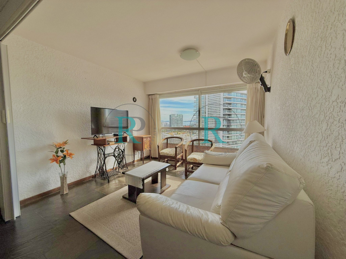 Apartamento ID.2380 - Venta apartamento completamente reciclado un dormitorio Punta del Este