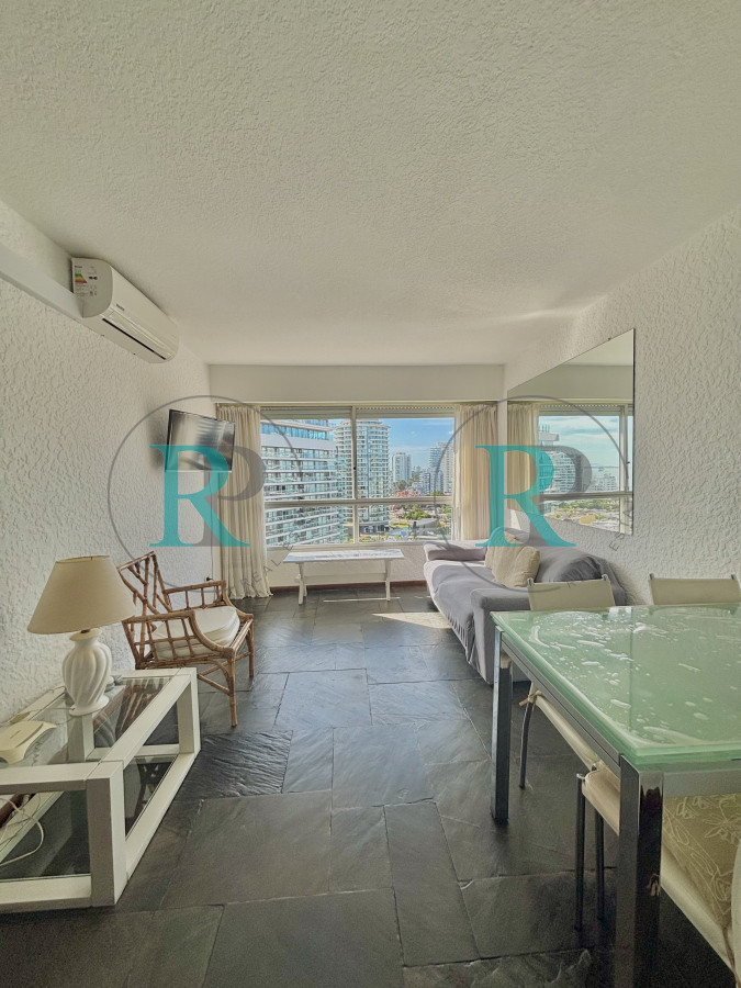 Apartamento ID.2380 - Venta apartamento completamente reciclado un dormitorio Punta del Este