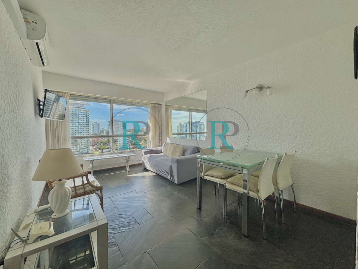 Apartamento ID.2380 - Venta apartamento completamente reciclado un dormitorio Punta del Este