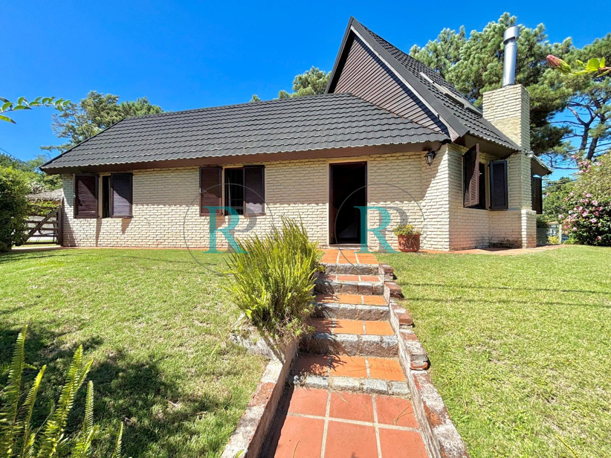 Casa ID.2341 - Venta Casa en venta 3 dormitorios Pinares, Punta del Este