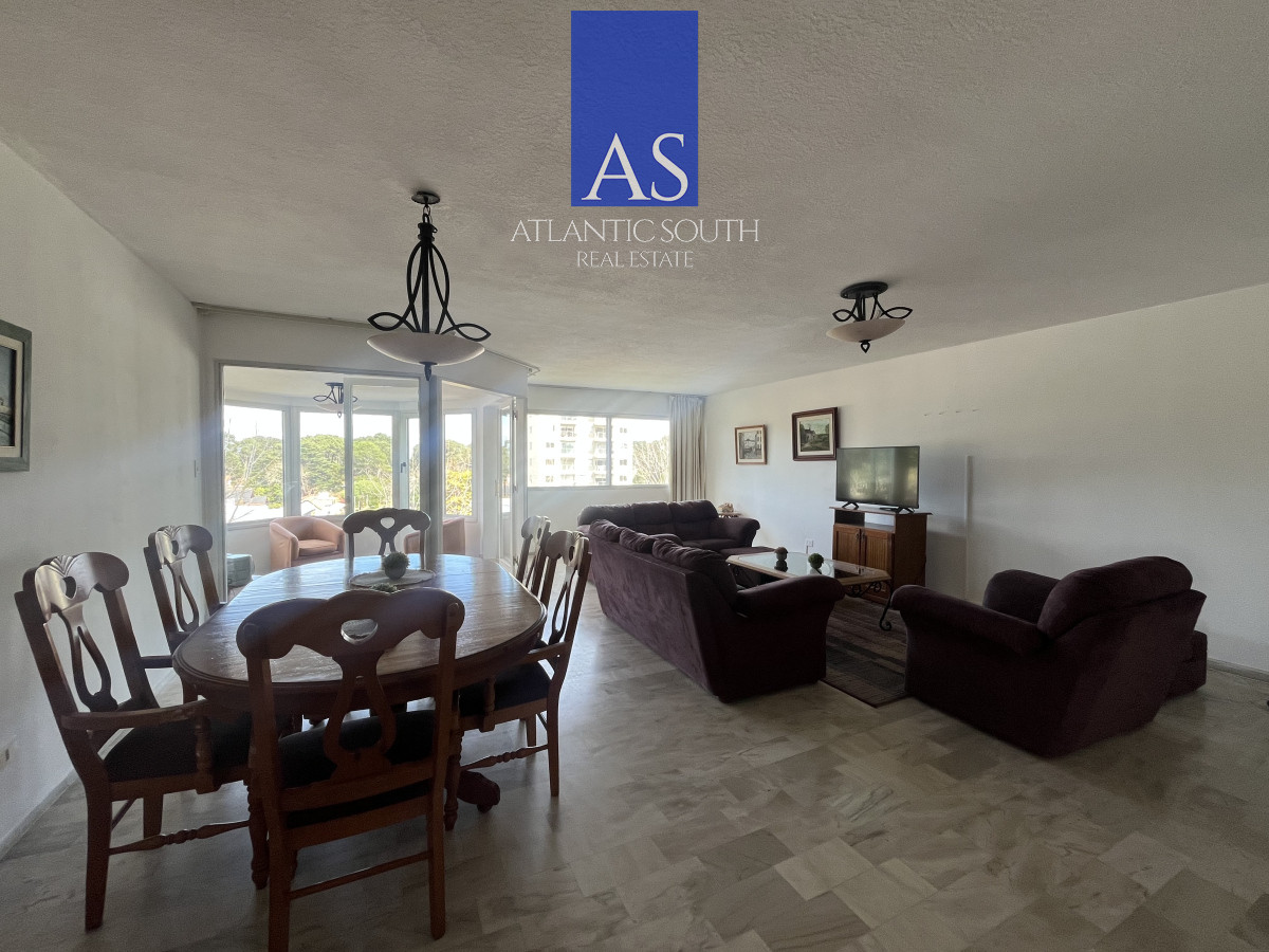 Apartamento ID.4190 - Oportunidad apartamento 3 Dormitorios mas dependencia en Roosevelt Center Servicios Punta del Este 