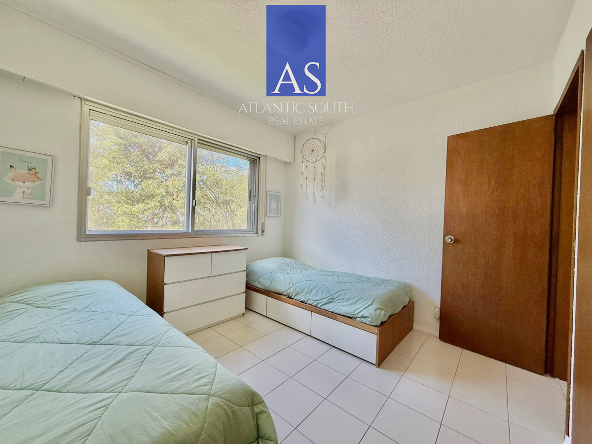 Apartamento ID.4401 - Apartamento de tres dormitorios completamente reciclado en Playa Mansa 