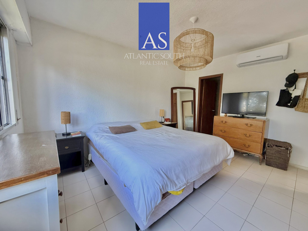 Apartamento ID.4401 - Apartamento de tres dormitorios completamente reciclado en Playa Mansa 