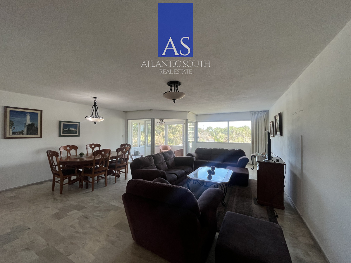 Apartamento ID.4190 - Oportunidad apartamento 3 Dormitorios mas dependencia en Roosevelt Center Servicios Punta del Este 