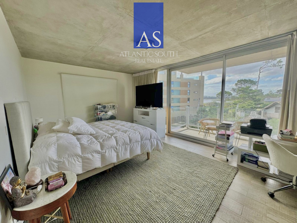 Apartamento ID.4404 - Apartamento 3 dormitorios con parrillero frente al mar Playa Mansa Pinares Punta del Este