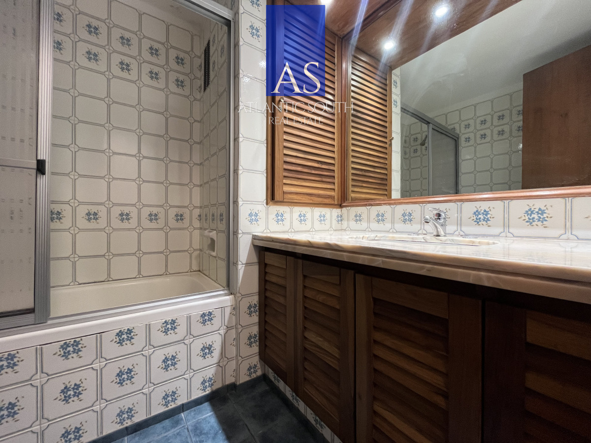 Apartamento ID.4190 - Oportunidad apartamento 3 Dormitorios mas dependencia en Roosevelt Center Servicios Punta del Este 